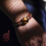 دستبند چرم طبیعی مدل شکارچی – سنگ چشم ببر اصل | ژوو - Image 4